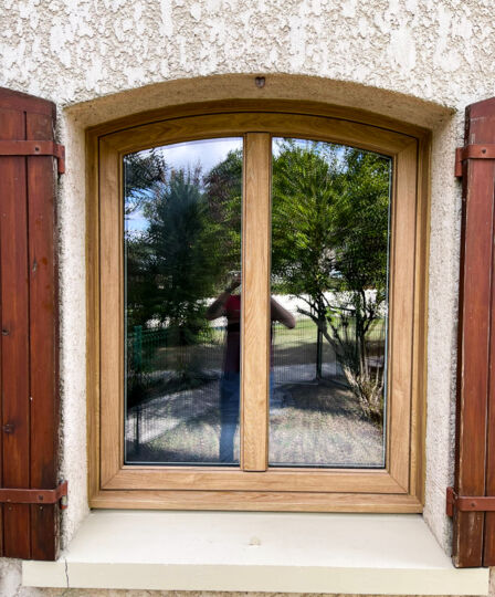 Fenêtres pour une maison écologique à Artigues-près-Bordeaux