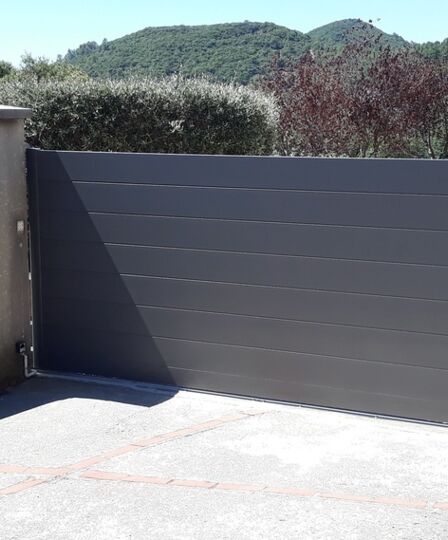 Guide pratique pour choisir un portail coulissant en Gironde